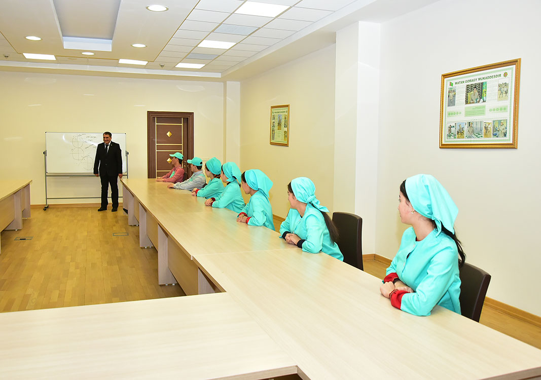 Neşirýat mekdebiniň gurluşy